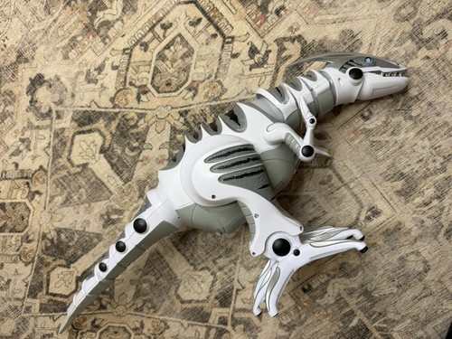 Wowwee roboraptor rc - 32",